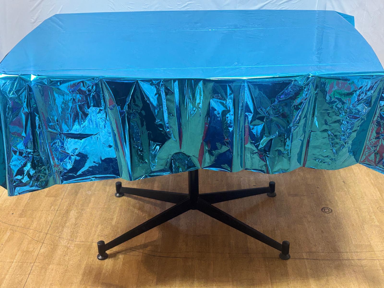 3 x Foil Pale Blue Plastic Tablecloth, 9ft x 4.5ft - Image 8