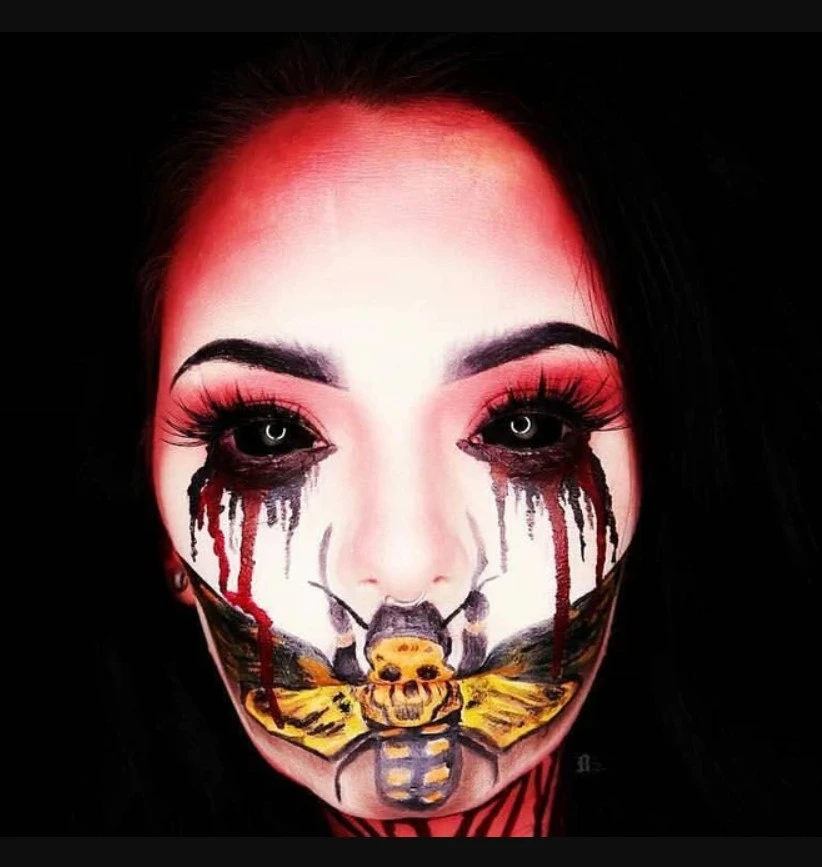 Black Full Eye Sclera Halloween Contact Lenses - Image 2